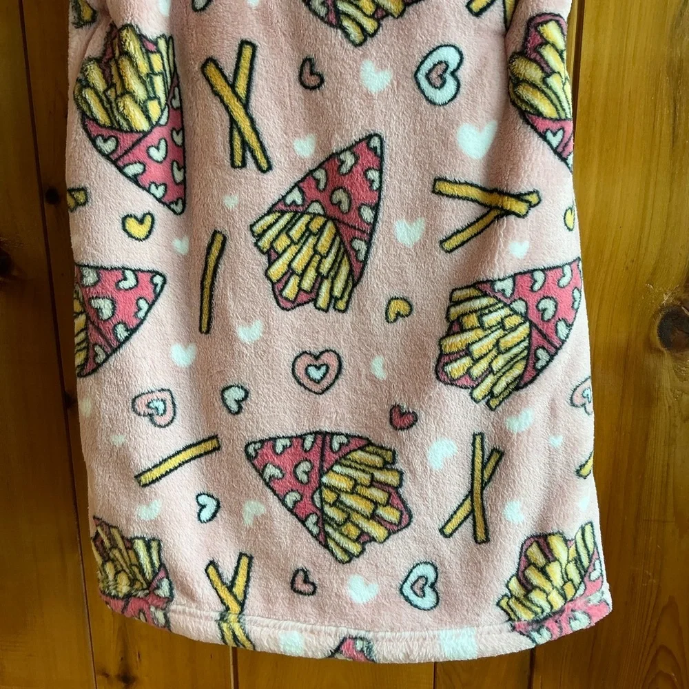SL HOME 60x70 Fries Before Guys Valentine Throw